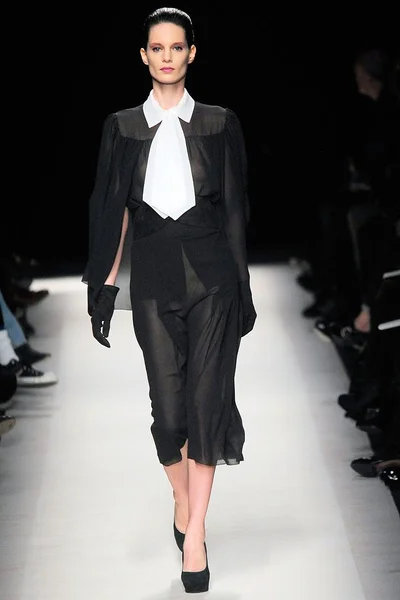 Look 25